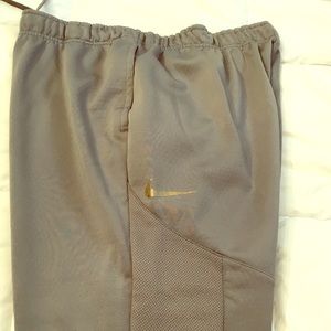 Nike Men’s therma-fit joggers